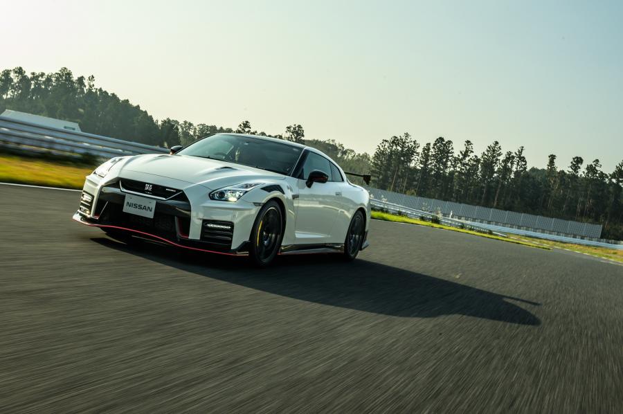  Nissan GT-R Nismo (R35) 2019 года  (JP) (фото 9 из 27)